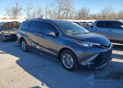 2021 Toyota Sienna Xle z USA, uszkodzony, nr VIN 5TDYSKFC0SS198833